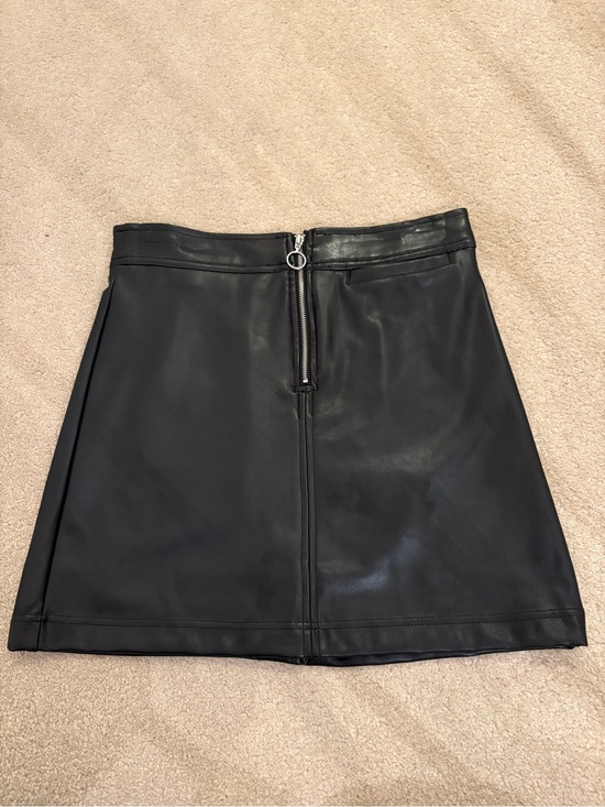 La Classe Couture Dresses & Skirts - Faux Leather Black Mini Skirt with Front Zip